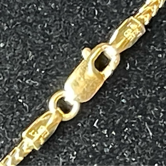 *SOLD* 14K Rounded Box Chain 18" - Picture 3 of 7